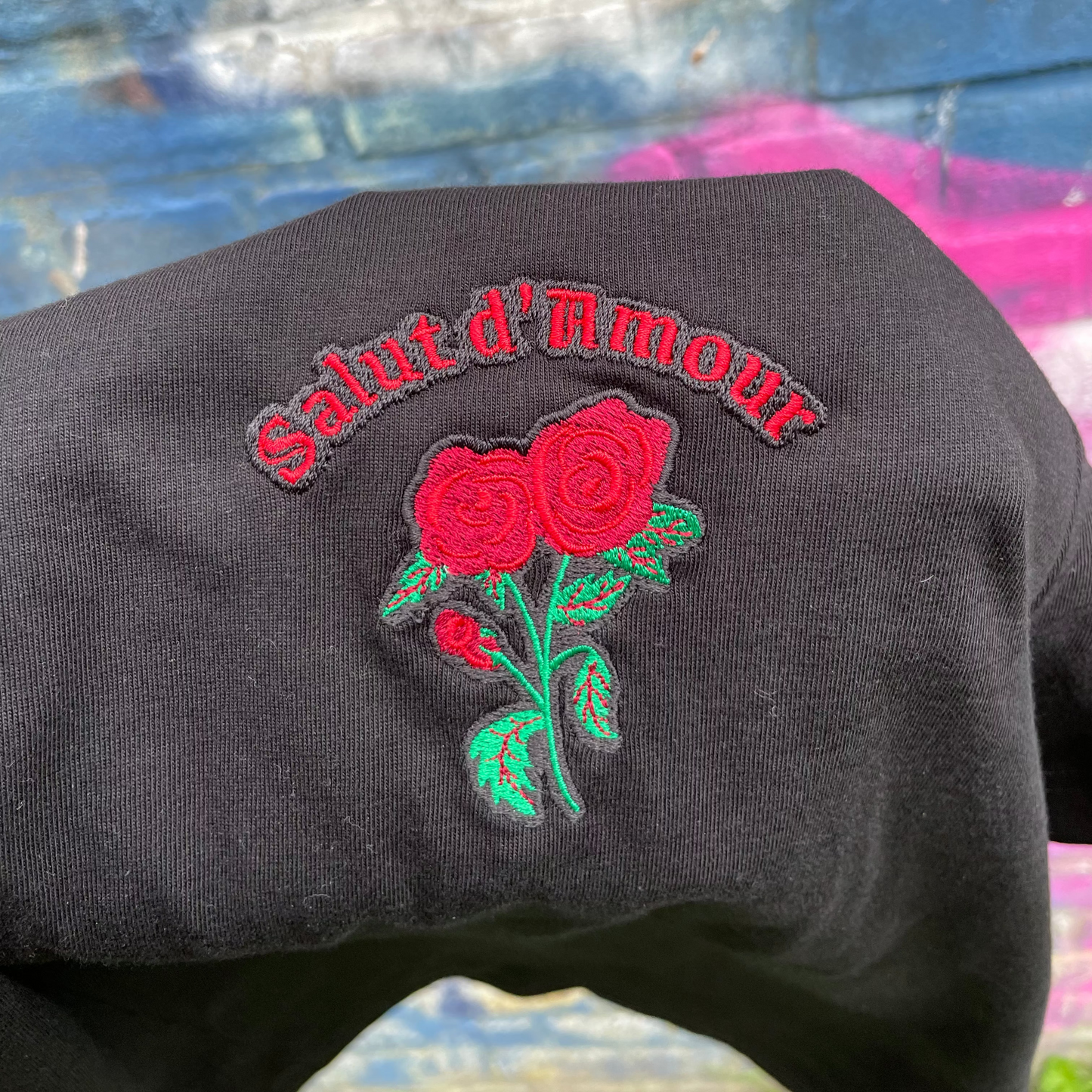 Salut d'Amour - Unisex organic mid-light t-shirt - Favourite Pieces